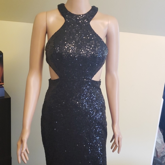 Prom dress - Picture 2 of 8